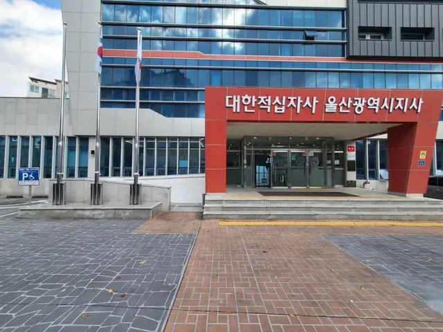 필름시공으로 화사해진 제빵실 인테리어 성안동 인테리어 시공 현장 사진 1