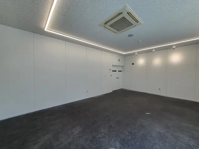 필름시공으로 화사해진 제빵실 인테리어 성안동 인테리어 시공 현장 사진 29