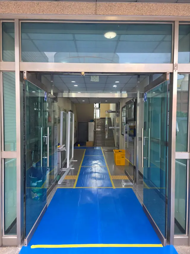 울산 사무실 인테리어 30평형 시공 사례 : 모던하고 세련된 화이트 오피스의 변신 울산 인테리어 시공 현장 사진 18